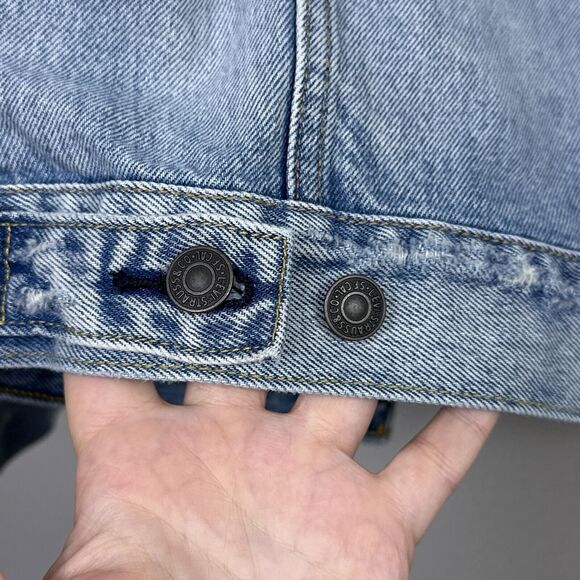 Levi’s Women’s Small Distressed Jean Jacket Trucker Light Wash Holes 100% Cotton - Picture 7 of 11